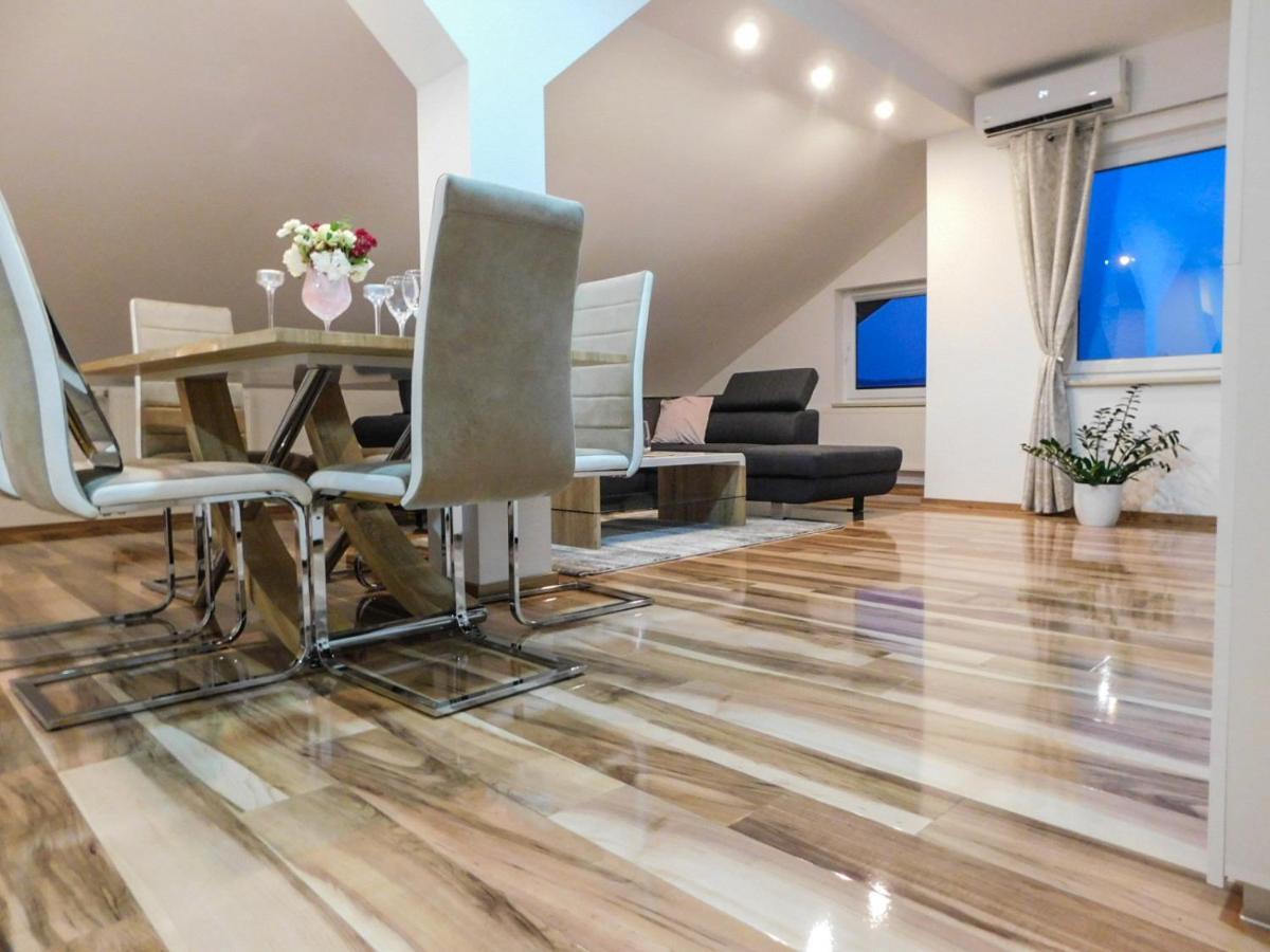 Apartman Lara Otočac Esterno foto