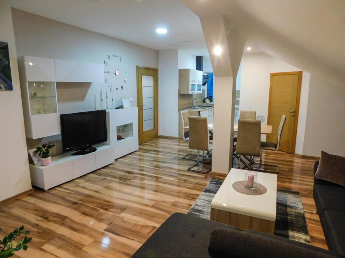 Apartman Lara Otočac Esterno foto